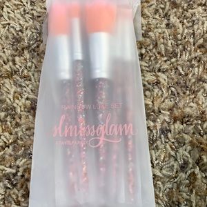 New in package Slmissglam Rainbow Luxe Set stay sparkly brush set